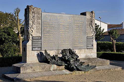 Oorlogsmonument La Couarde-sur-Mer