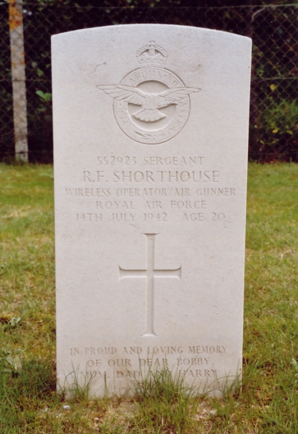 Oorlogsgraven van het Gemenebest Kerkhof Oksby #2