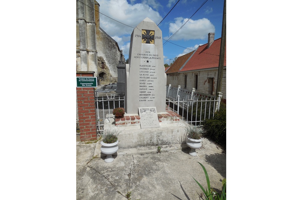 Oorlogsmonument Caumont #1