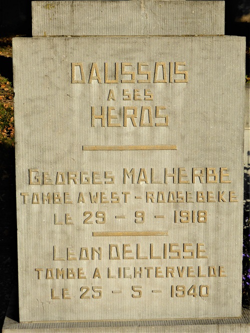 War Memorial Daussois #4