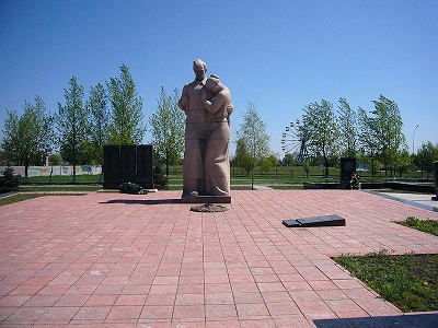 Mass Grave Russian Soldiers & War Memorial Ternivka #1