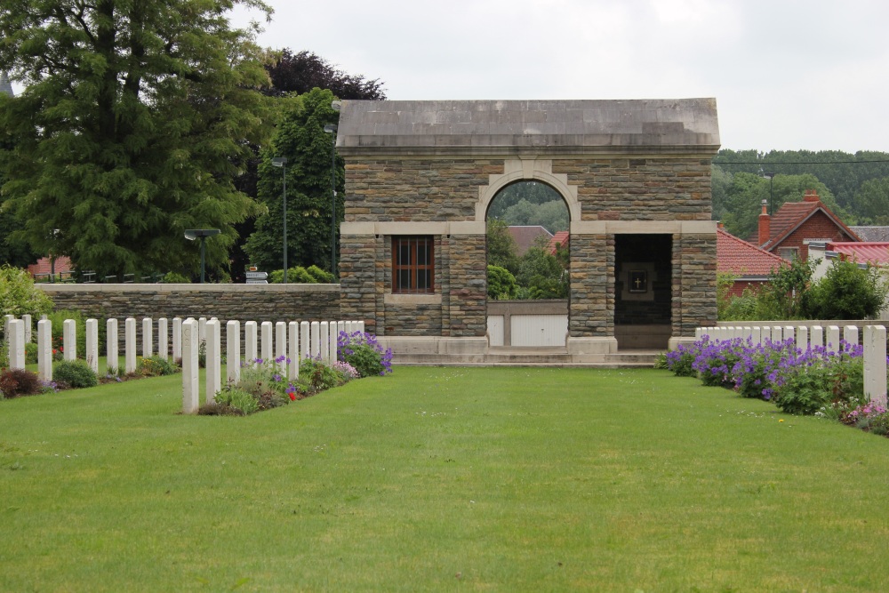 Commonwealth War Cemetery Feuchy #5