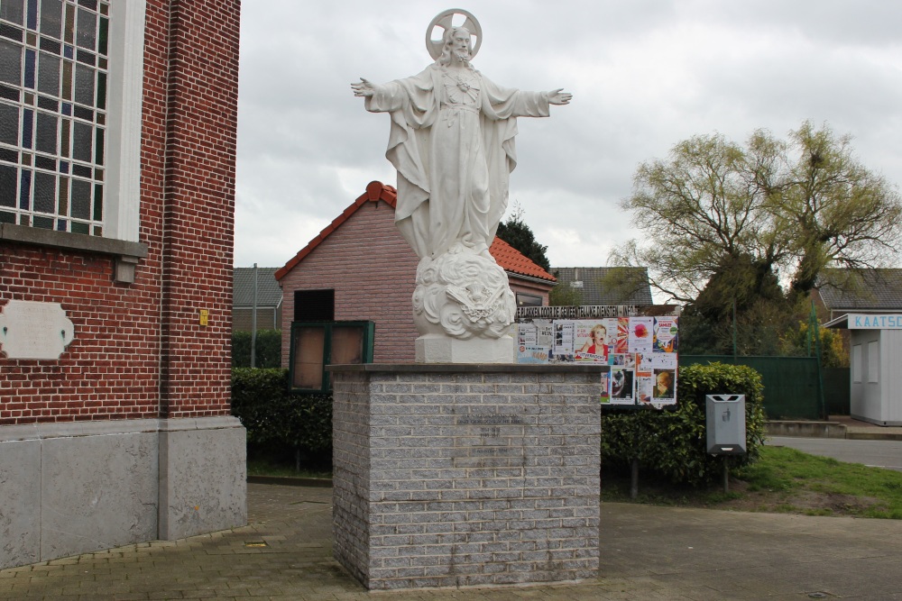 War Memorial - Holy Heart Statue Hamme Zogge #2