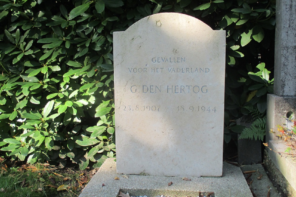 Dutch War Graves General Cemetery Coevorden #4