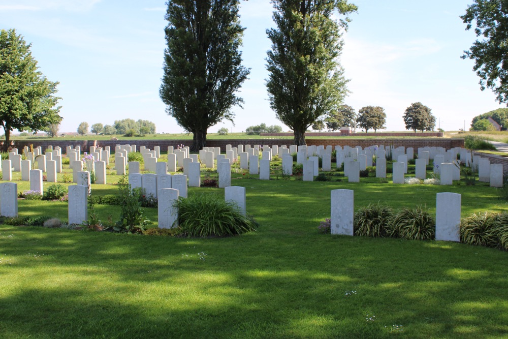 Commonwealth War Cemetery Spoilbank #2