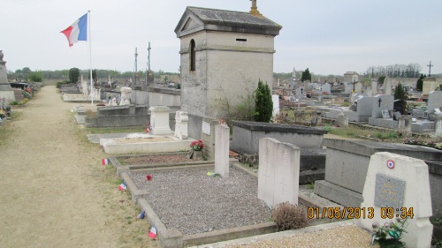 Commonwealth War Graves Auvers-sur-Oise #1