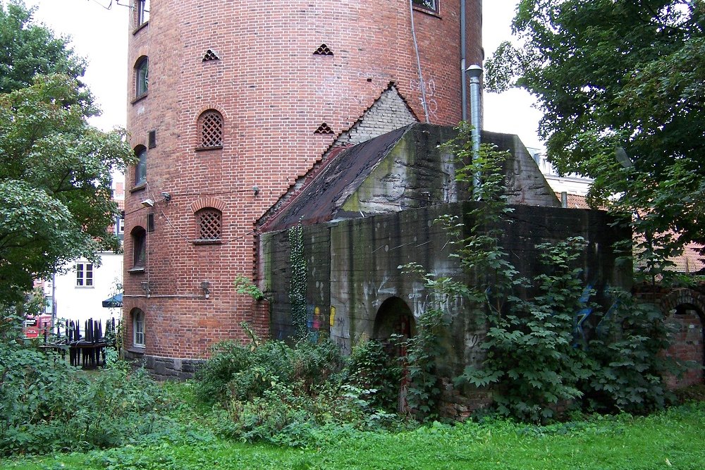 Air-Raid Shelter An der Mauer #1