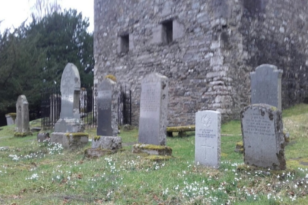 Commonwealth War Grave St. Bride Churchyard #1