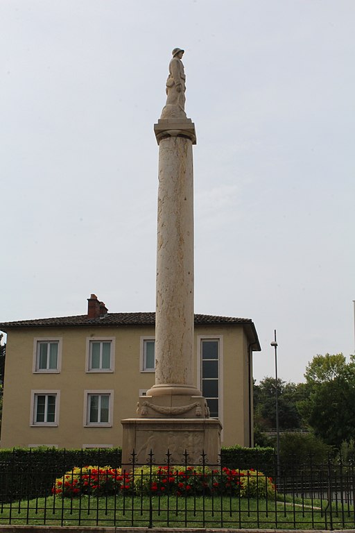 War Memorial Tournus #1