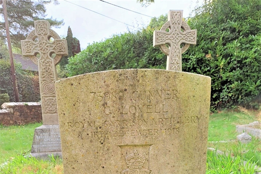 Commonwealth War Grave St. John the Baptist Churchyard #2