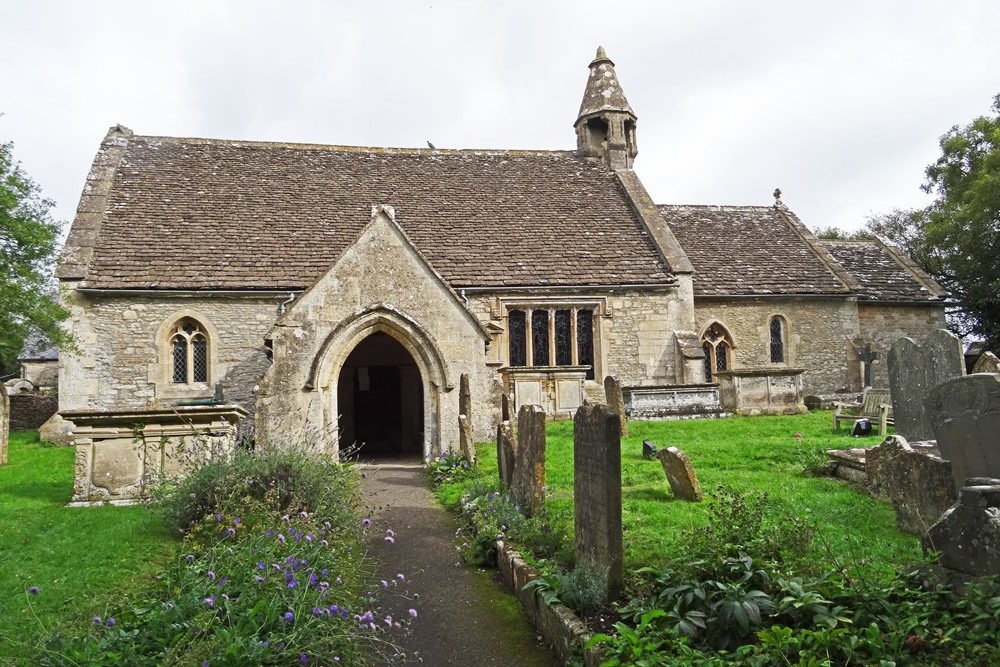 Commonwealth War Graves Biddestone Churchyard Extension