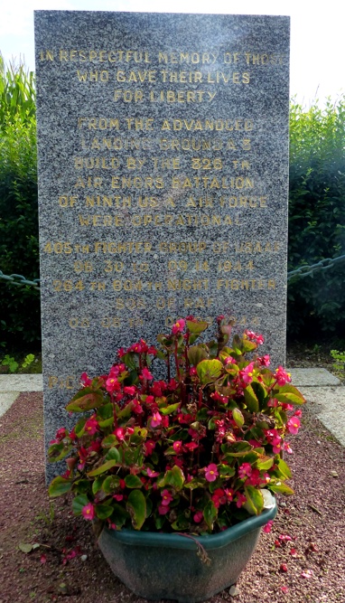 Monument 826 Air Engineers Vliegveld #2