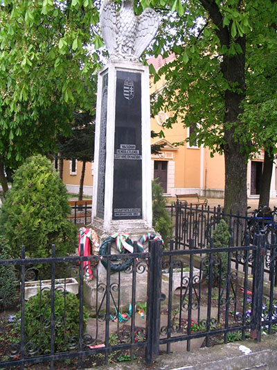 Oorlogsmonument Gencsapati #1