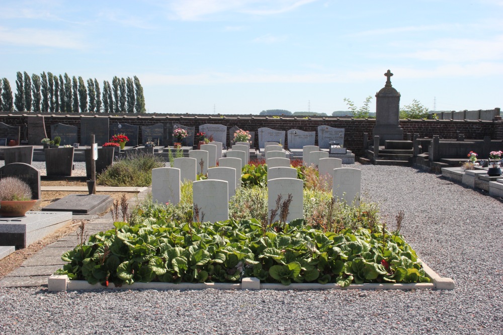Commonwealth War Graves Pecq #2