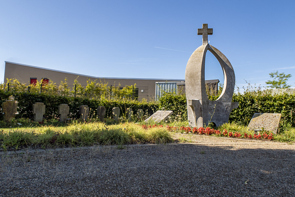 Duitse Oorlogsgraven en Monument Morschenich #1