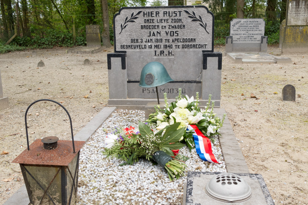 Dutch War Grave Kootwijk #1