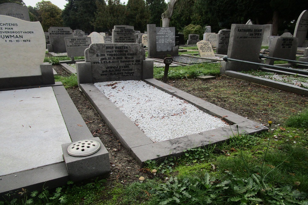 Nederlandse Oorlogsgraven Algemene Begraafplaats Nijkerk #4