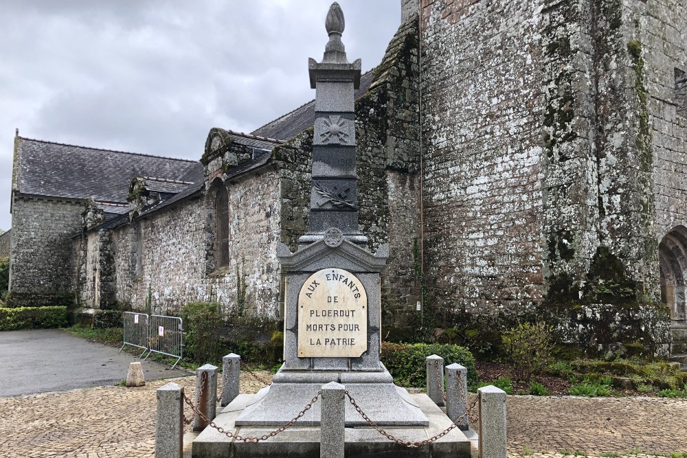 War Memorial Ploërdut #1
