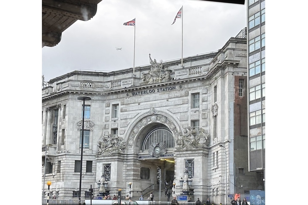 Oorlogsmonument London and South Western and the Southern Railway #1