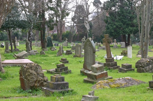 Commonwealth War Graves St Lawrence Churchyard