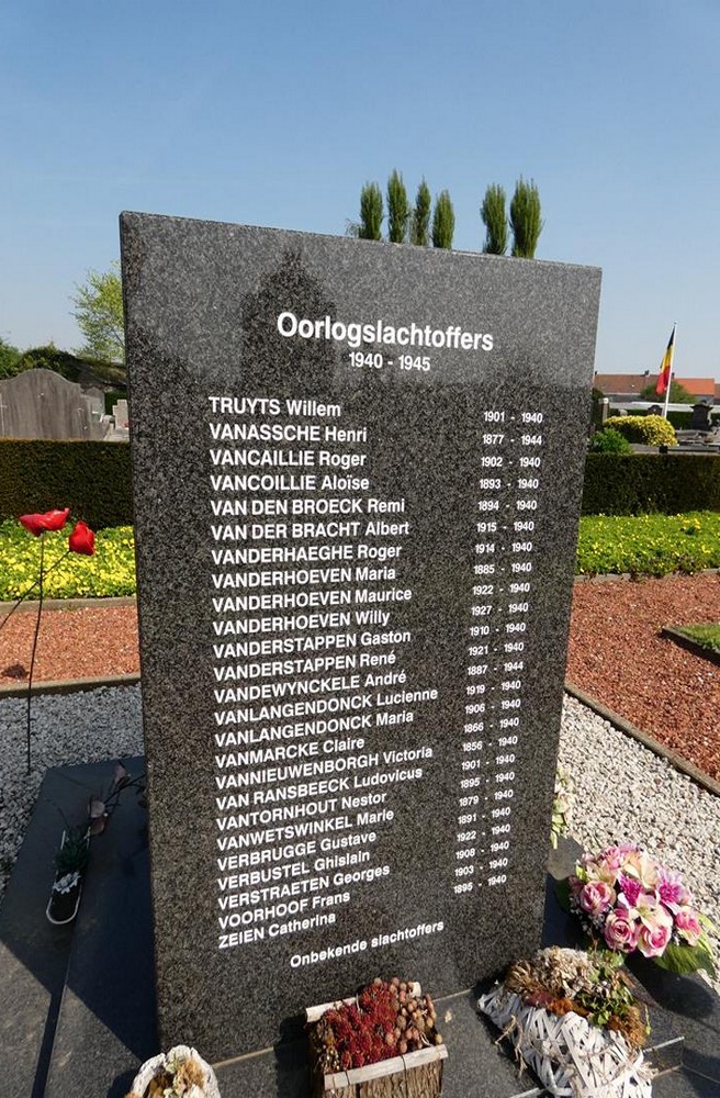 Oorlogsmonument Begraafplaats Menen #2