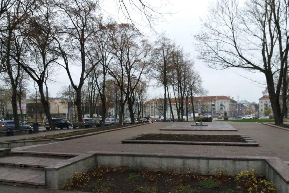 Sovjet War Graves iauliai #2