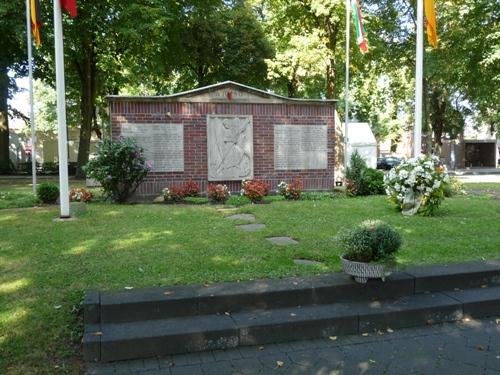 War Memorial Rheidt #2