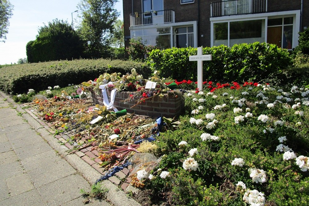 Remembrance Cross Spinbolplein #3