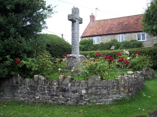 Oorlogsmonument Kington Magna #1