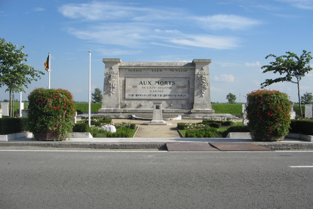 Monument 4de Legerafdeling Wulpen #1