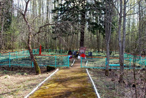 Sovjet Oorlogsbegraafplaats Pyatchino #1