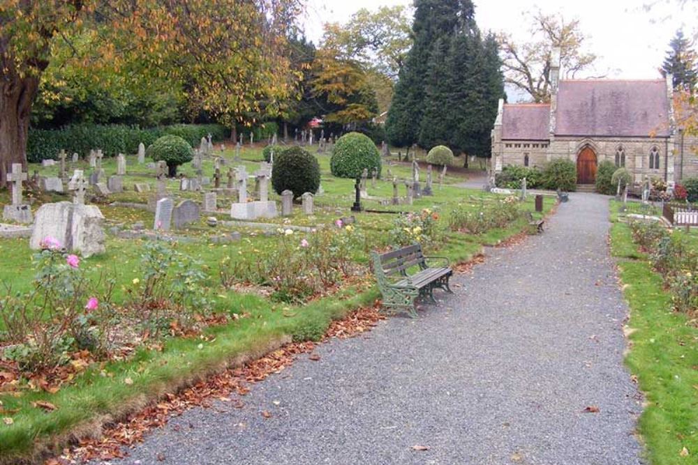 Commonwealth War Grave Malvern Wells Cemetery #1