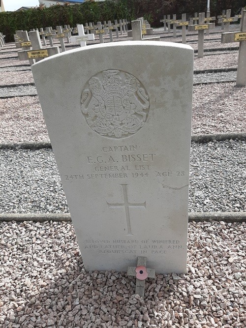 Commonwealth War Grave Vichy #3