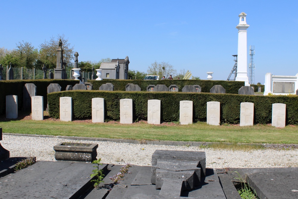 Commonwealth War Graves Frameries #2