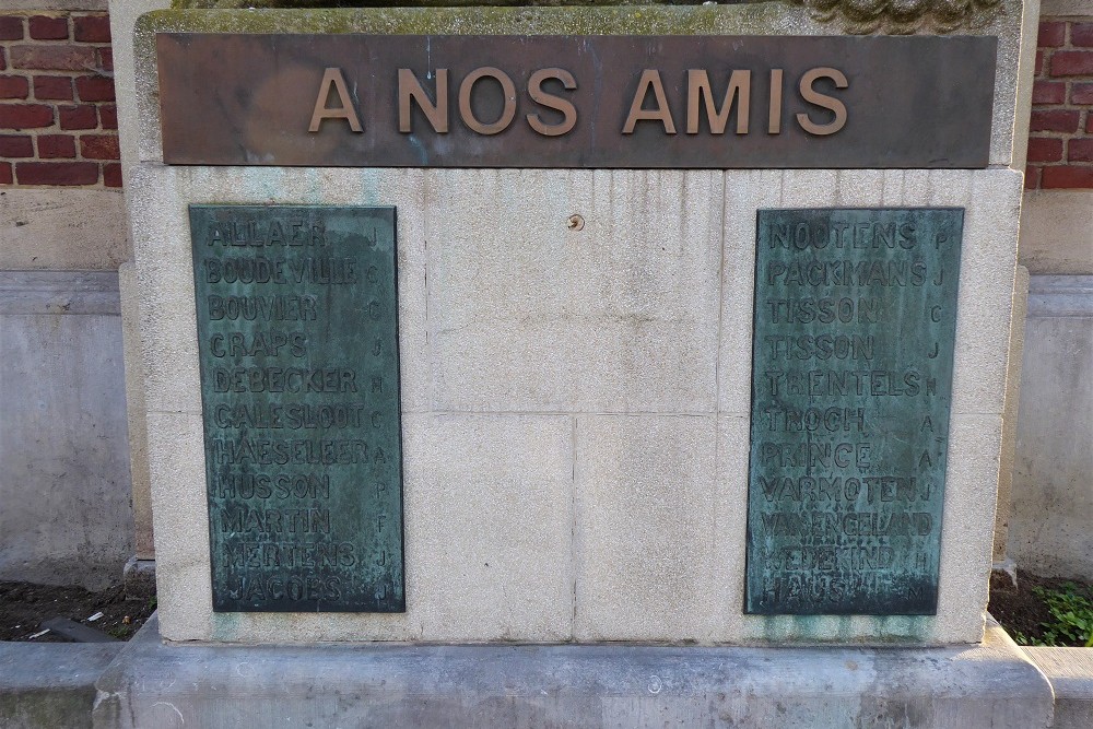 Monument Leerlingen van de Gemeentescholen van Etterbeek #3