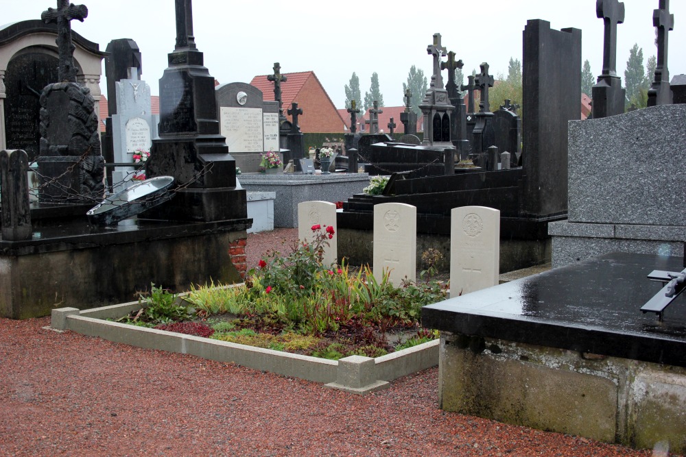 Commonwealth War Graves Steenwerck #4