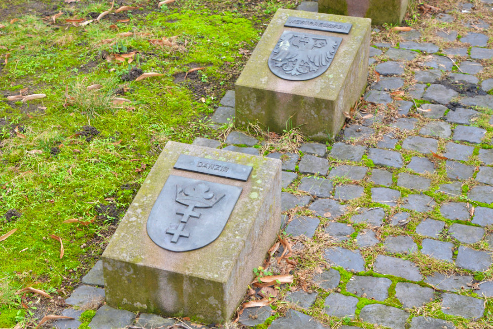 Monument Voor Vluchtelingen En Verdrevenen #4