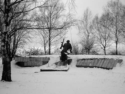 Mass Grave Russian Soldiers & War Memorial