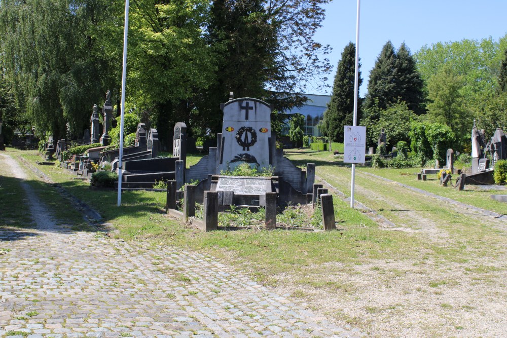 War Memorial Cemetery Sint-Lambrechts-Woluwe #1