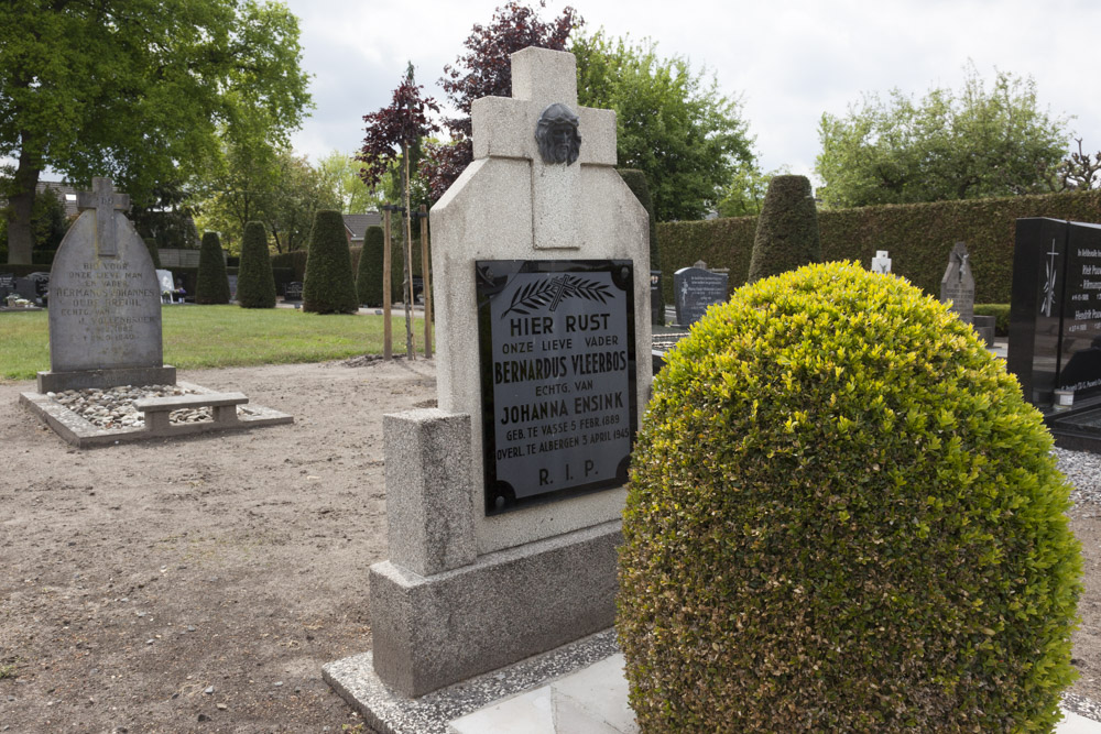 Nederlandse Oorlogsgraven Rooms Katholieke Begraafplaats Albergen #2