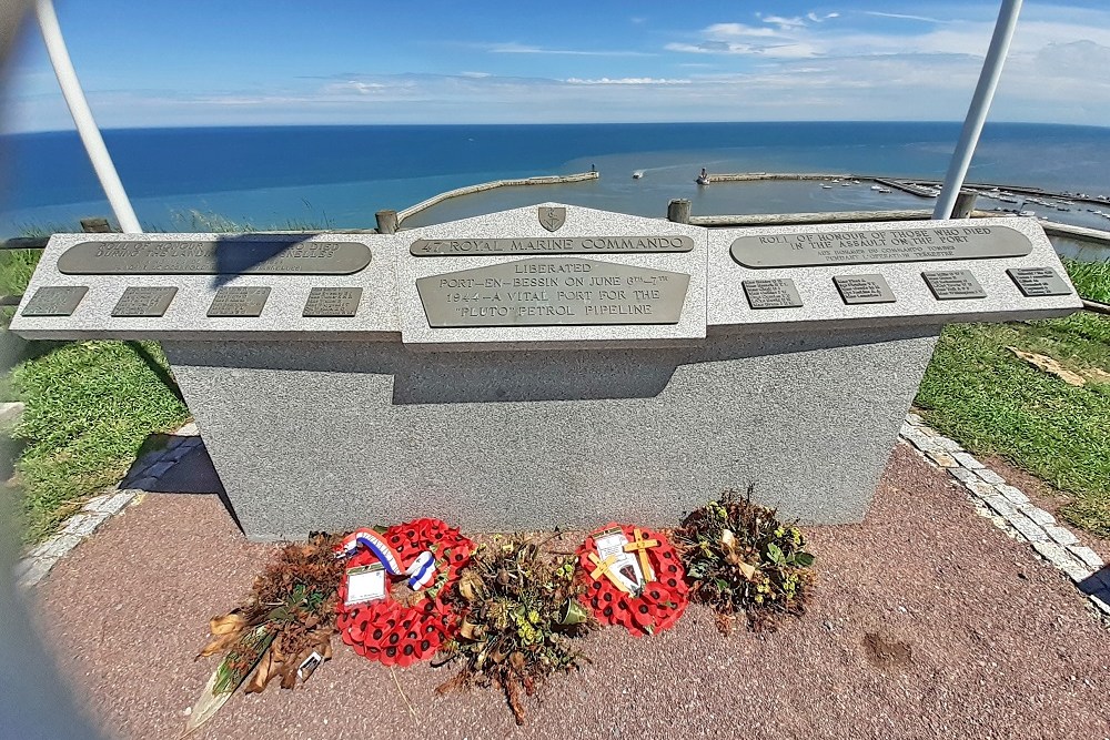 Monument 47e Royal Marine Commando #1