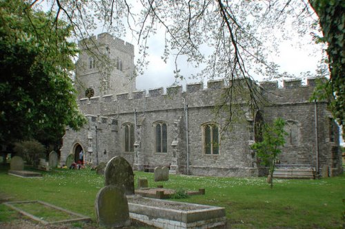 Commonwealth War Graves All Saints Churchyard