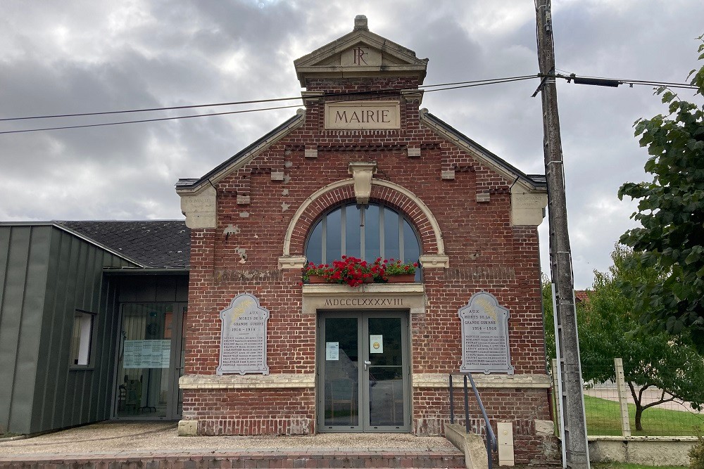 Memorials War Victims WW1 Town Hall Saint-Maxent #1