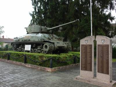 SM4A1 Sherman Tank 