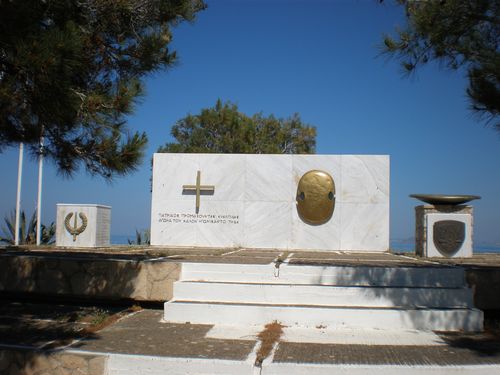 Monument Griekse Cadetten Slag om Kreta #1