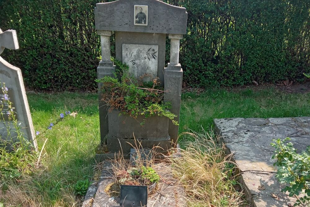 Belgian War Graves Reet