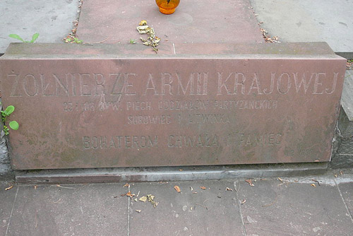 Poolse Oorlogsgraven Katholieke Gemeentelijke Begraaflaats Olkusz #4