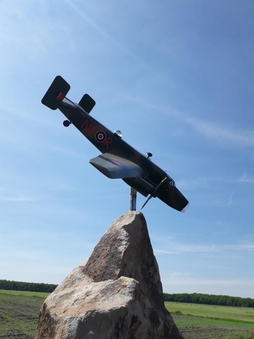 Monument Halifax W7775 NF-R #3