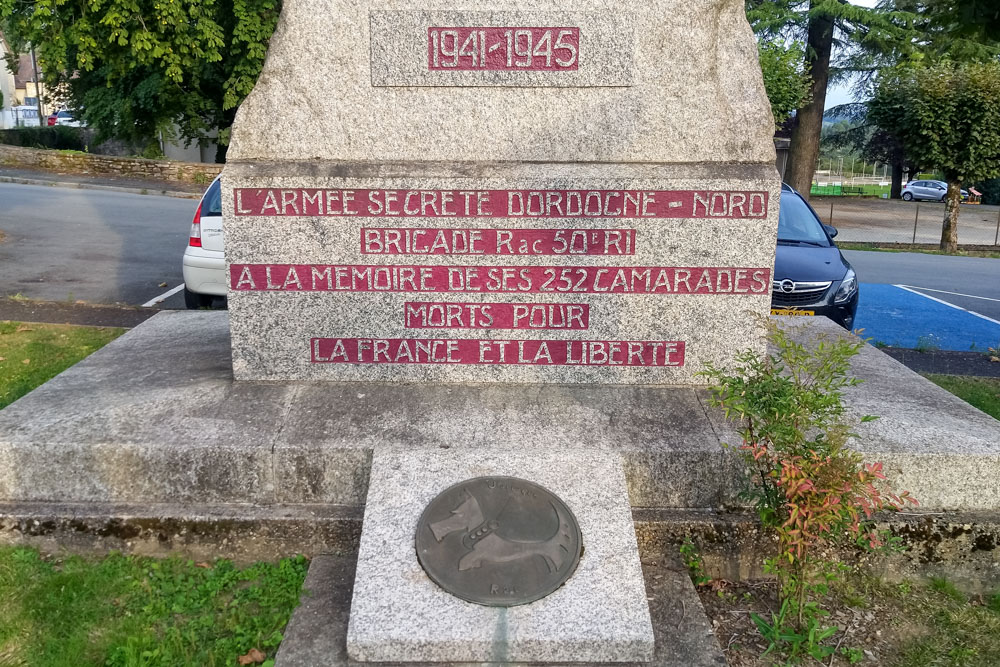 War Memorial Thiviers #2