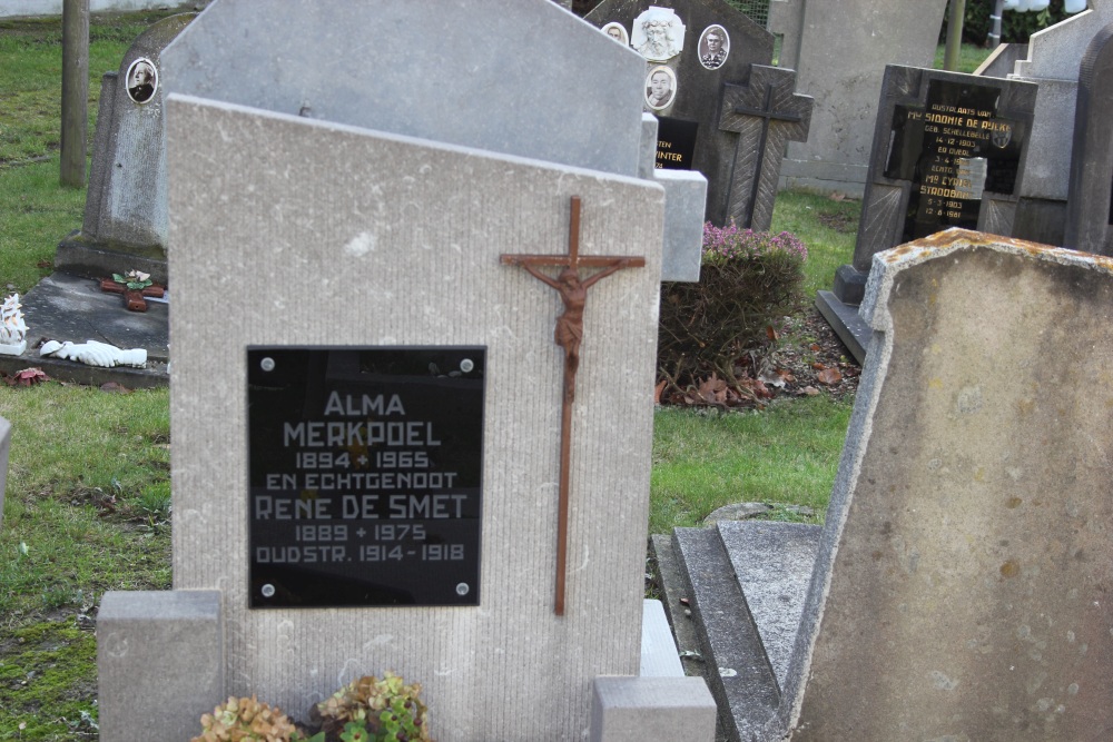 Belgian Graves Veterans Schellebelle Churchyard